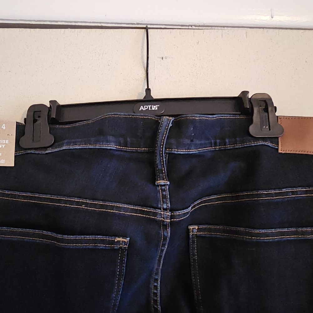 Jeans - Picture 3 of 4